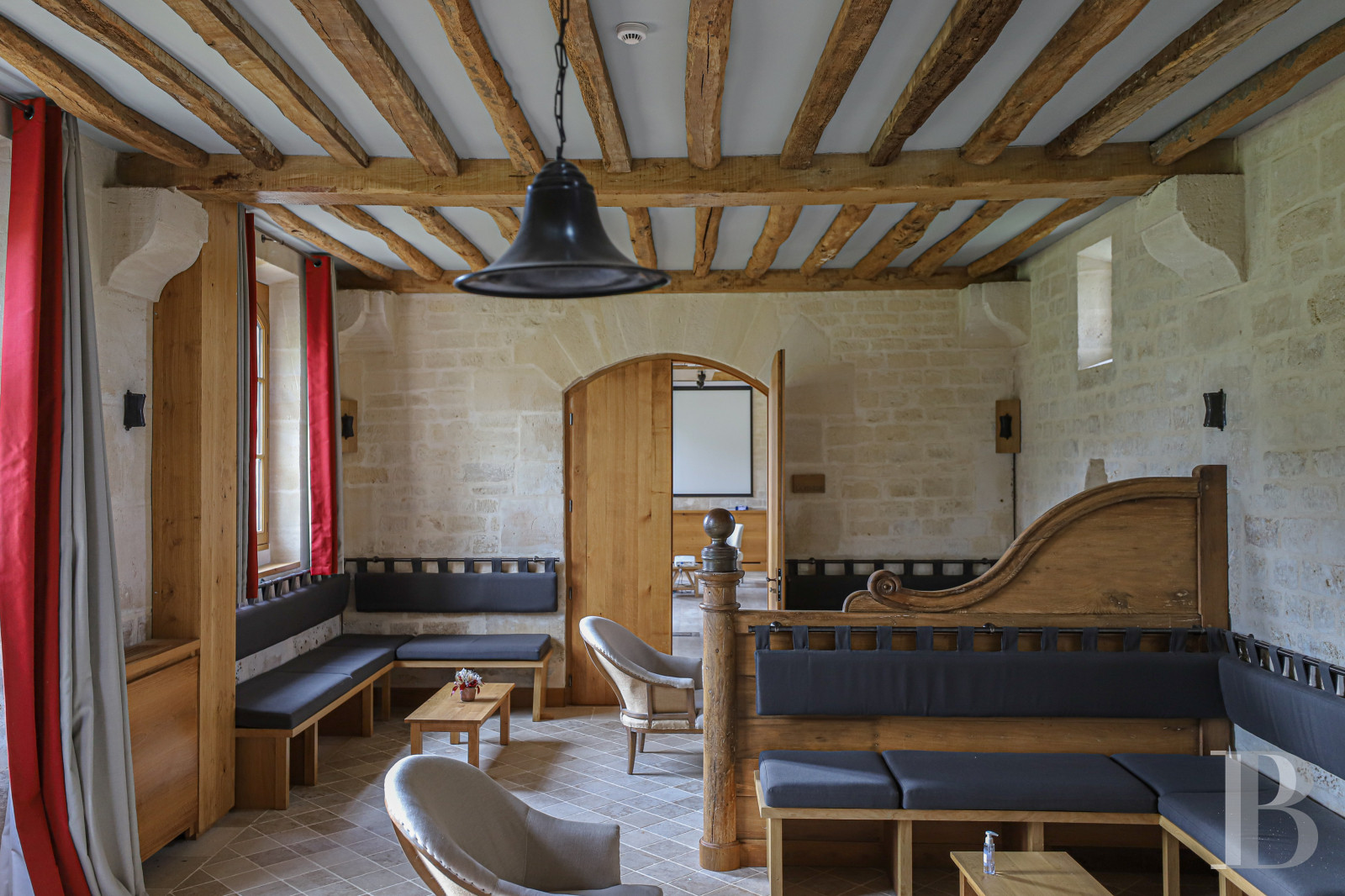 Dans l’Oise, près de Senlis, un vaste corps de ferme du 18e siècle et son pigeonnier transformés en hôtel  - photo  n°9